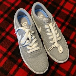 Nike grey sneakers new